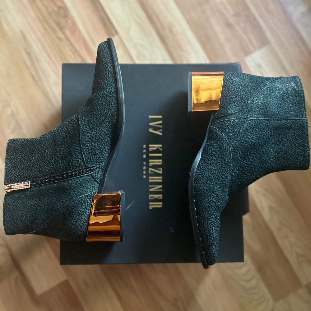 Rose Gold Surprise with Green